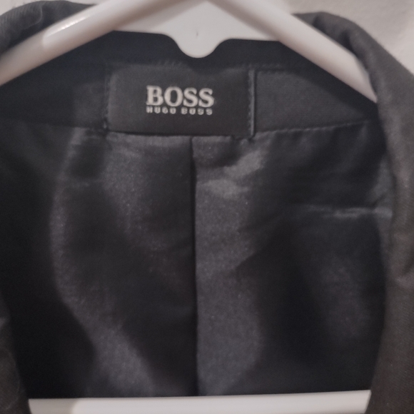 Blazer - Picture 3 of 3